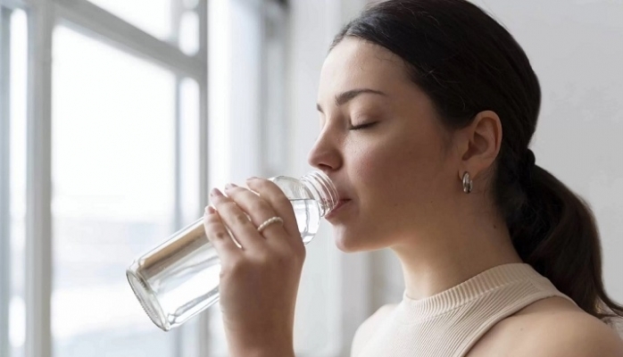 Sağlıklı yaşamın anahtarı çok basit: Su içmek!